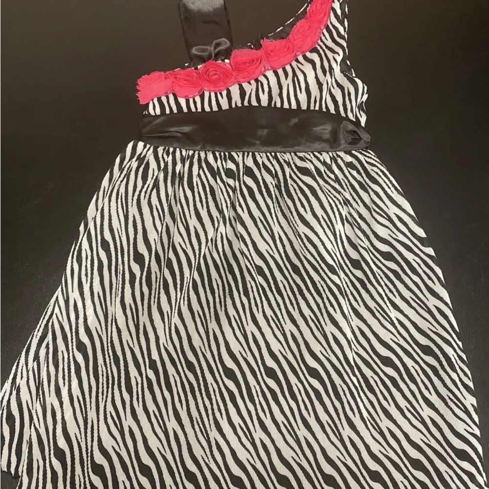 Rare Too Zebra Satin off shoulder formal dress sz 6 A1